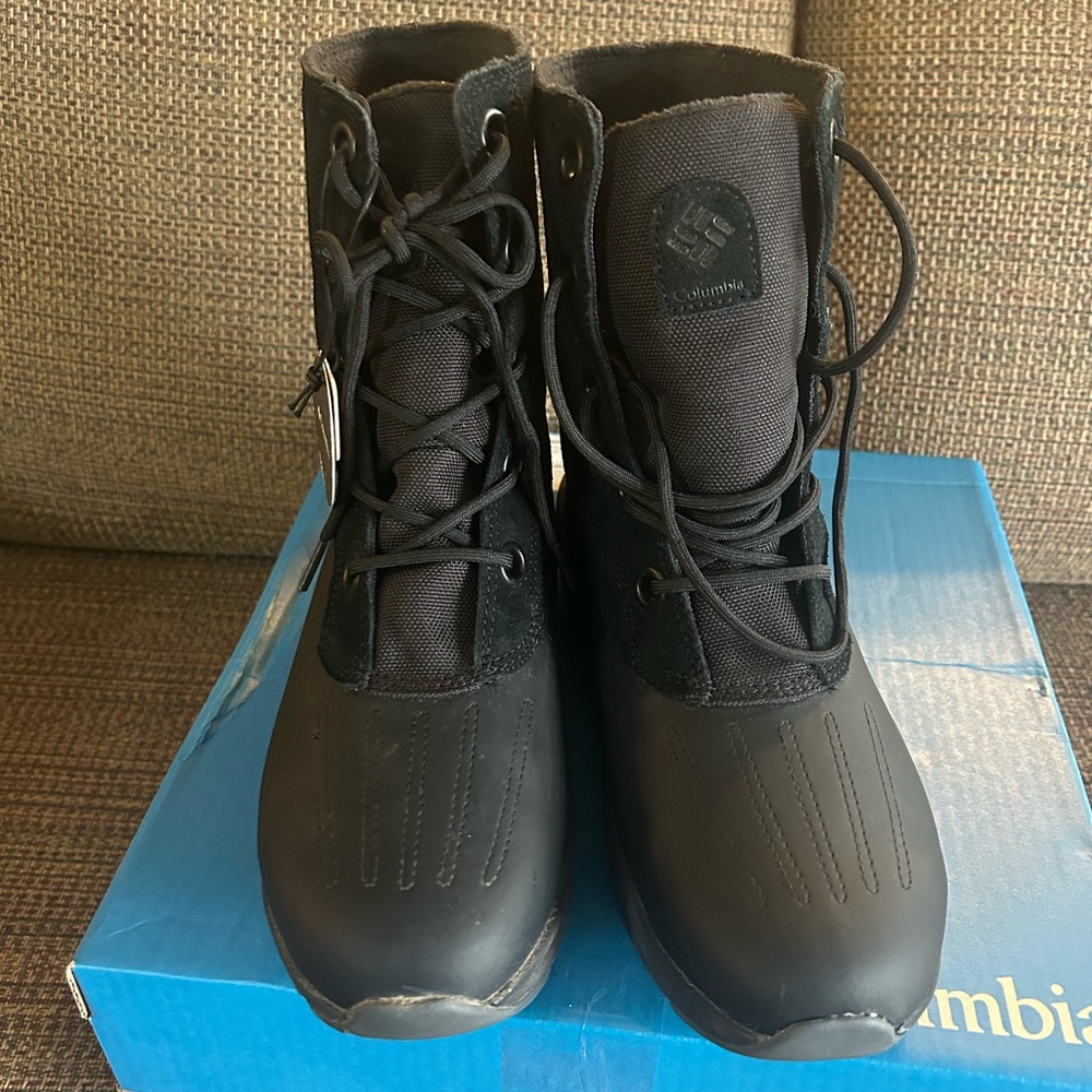 NWT Women’s Size 10 Columbia Black Winter Duck Boot